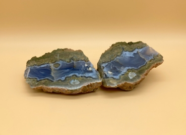 Preview: Rhyolith mit blauem Achat